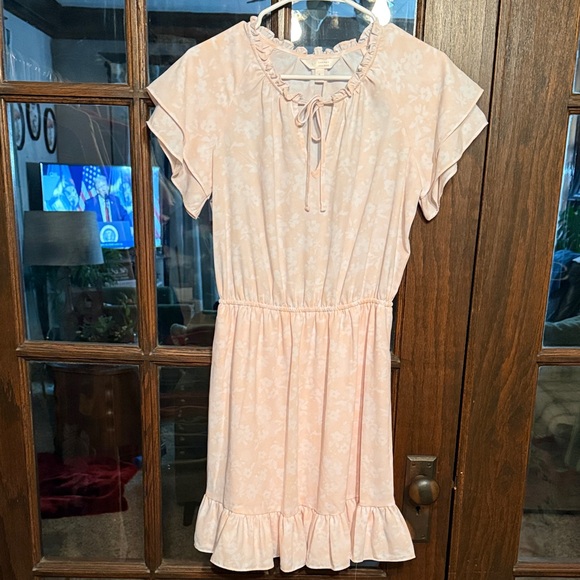 LC Lauren Conrad Dresses & Skirts - LC Lauren Conrad Pink Floral Mini Dress